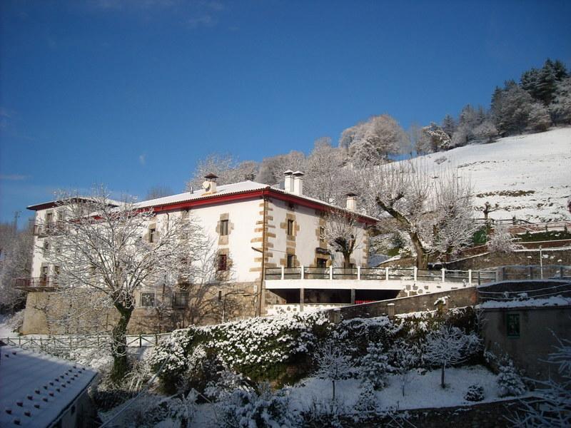 Goiko-Benta Ostatua Hotel Onate Bagian luar foto